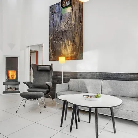 2 Bedroom Cozy In