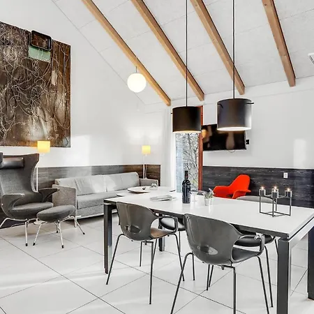2 Bedroom Cozy In