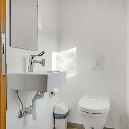 2 Bedroom Cozy In *